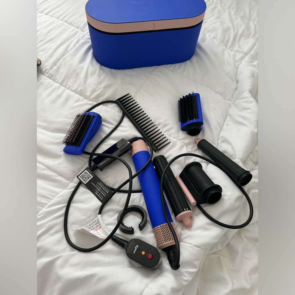 DYSON BLOW DRYER
